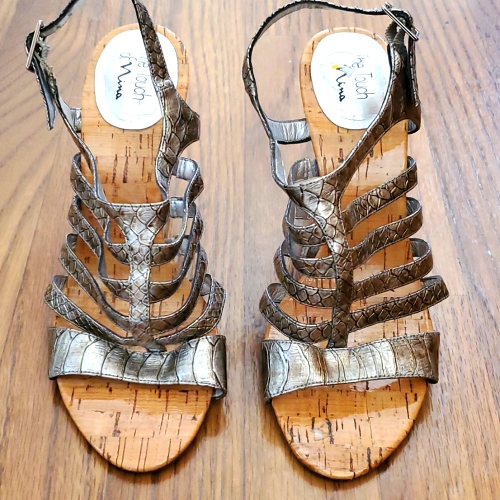 Metallic heeled sandal